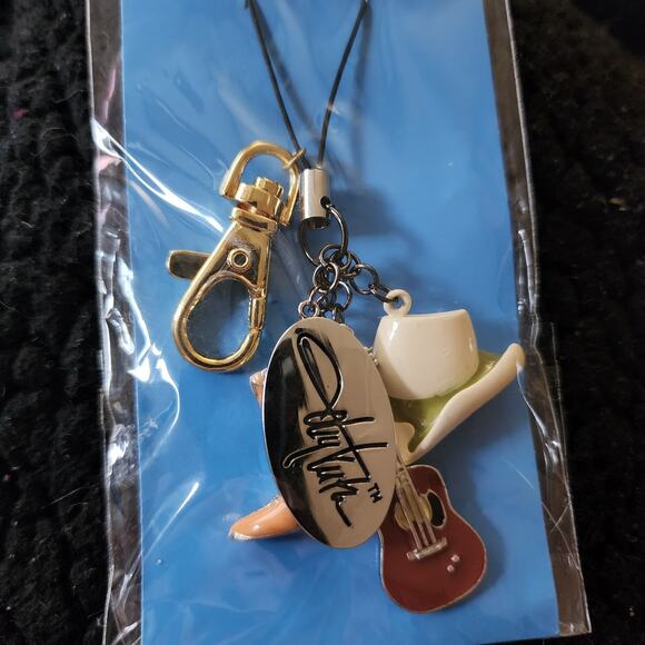 Toby Keith Keychain Cowboy Hat Guitar Boot Autograph Charm New - Picture 4 of 5